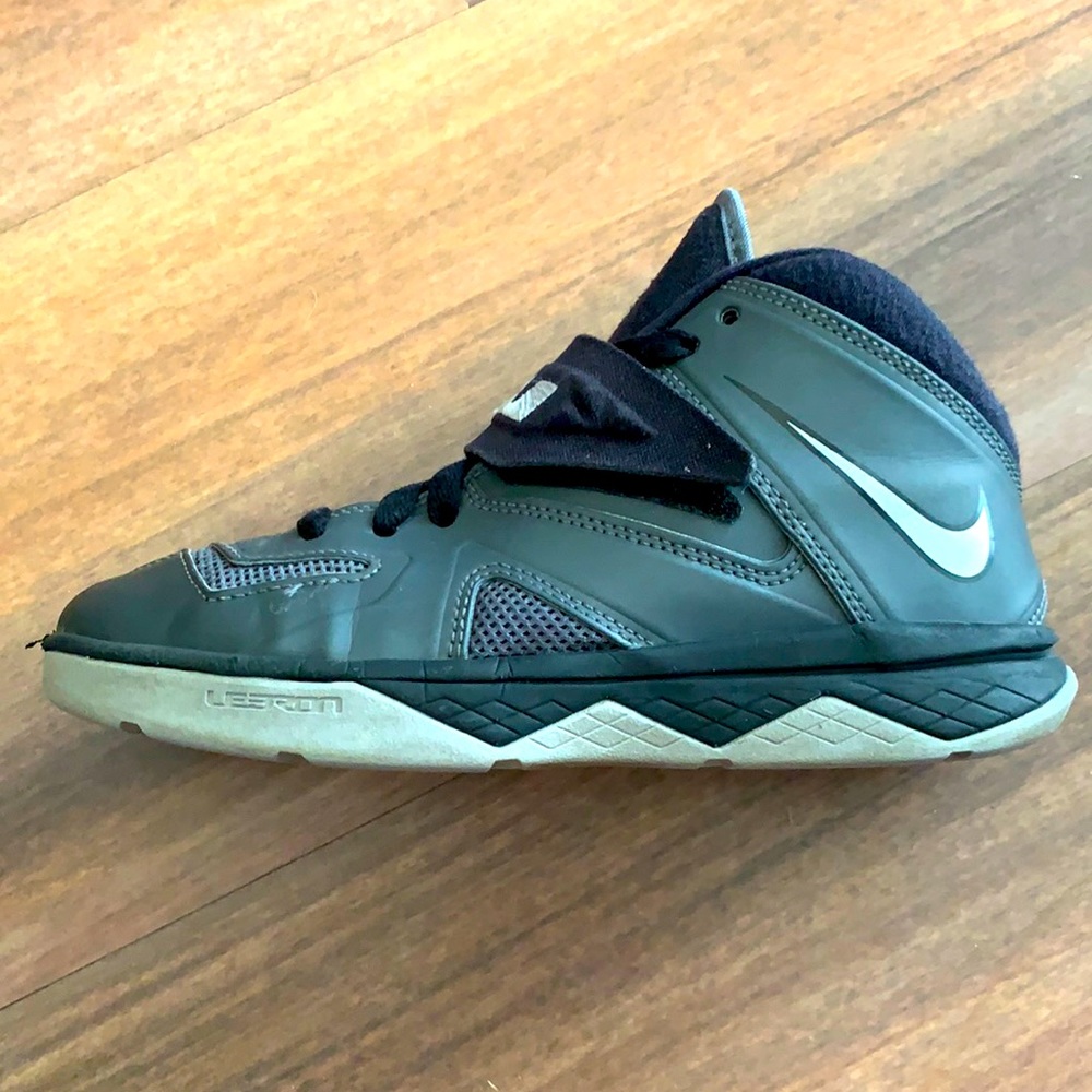 Nike Lebron Soldier 7 Basketball Shoes